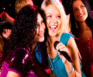 Sesion karaoke despedida de soltera javea